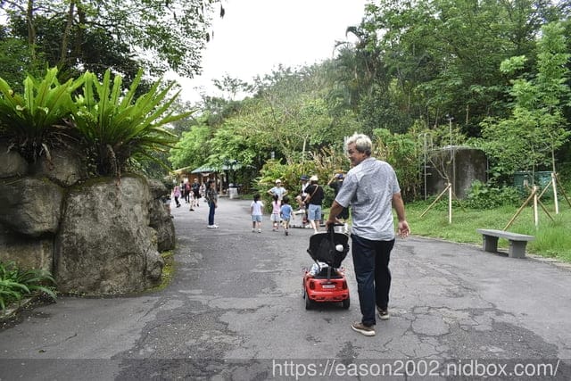 Snmartmom 聰明媽咪 | MINI Cooper 嬰幼兒造型滑步車 Push Car 台灣獨家代理 可拆卸操控推桿，輕鬆操控助步推行 兒童手推車、平衡車、兒童滑步車 推薦