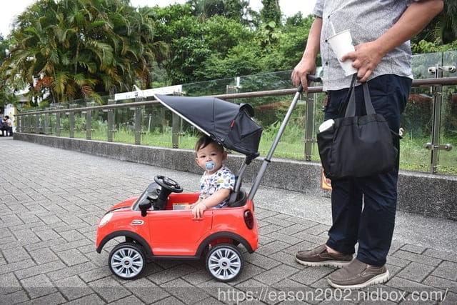 Snmartmom 聰明媽咪 | MINI Cooper 嬰幼兒造型滑步車 Push Car 台灣獨家代理 可拆卸操控推桿，輕鬆操控助步推行 兒童手推車、平衡車、兒童滑步車 推薦