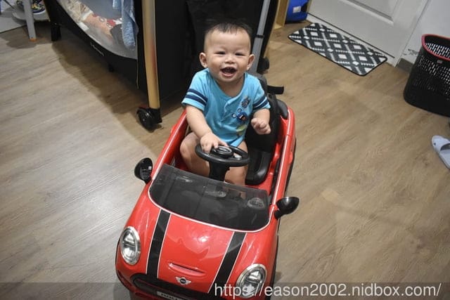 Snmartmom 聰明媽咪 | MINI Cooper 嬰幼兒造型滑步車 Push Car 台灣獨家代理 可拆卸操控推桿，輕鬆操控助步推行 兒童手推車、平衡車、兒童滑步車 推薦