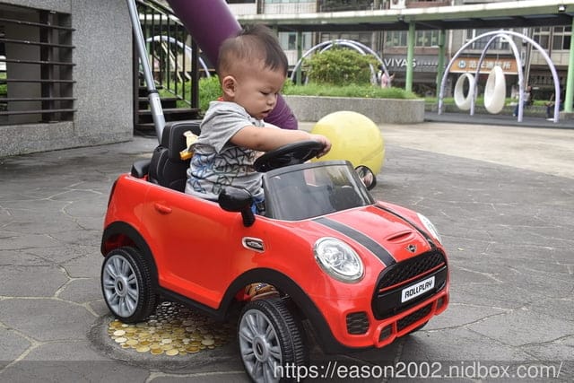 Snmartmom 聰明媽咪 | MINI Cooper 嬰幼兒造型滑步車 Push Car 台灣獨家代理 可拆卸操控推桿，輕鬆操控助步推行 兒童手推車、平衡車、兒童滑步車 推薦