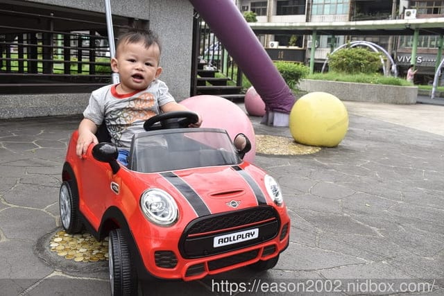 Snmartmom 聰明媽咪 | MINI Cooper 嬰幼兒造型滑步車 Push Car 台灣獨家代理 可拆卸操控推桿，輕鬆操控助步推行 兒童手推車、平衡車、兒童滑步車 推薦