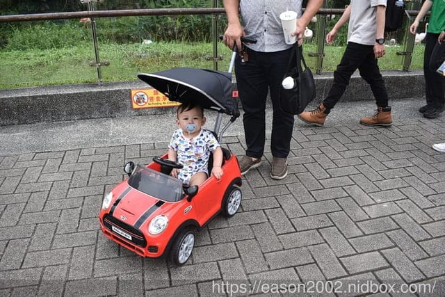 Snmartmom 聰明媽咪 | MINI Cooper 嬰幼兒造型滑步車 Push Car 台灣獨家代理 可拆卸操控推桿，輕鬆操控助步推行 兒童手推車、平衡車、兒童滑步車 推薦