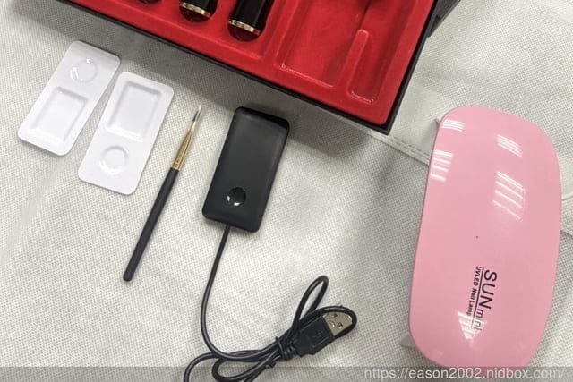 居家輕光撩指甲推薦 | 凝膠指甲貴俗俗，不如用 智繪美 iN5+極速調色光撩凝膠組 自己DIY動手做，一共有145色可選，貼鑽、彩繪貼紙都難不倒
