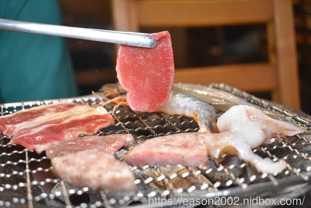 蘆洲父親節、情人節聚餐推薦 | 燒肉屋（蘆洲店）近徐匯中學捷運站 套餐、單點 都“狠”可以的炭火燒肉～