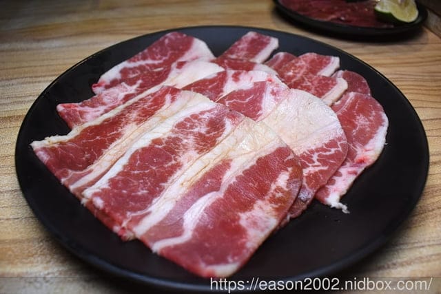 蘆洲父親節、情人節聚餐推薦 | 燒肉屋（蘆洲店）近徐匯中學捷運站 套餐、單點 都“狠”可以的炭火燒肉～