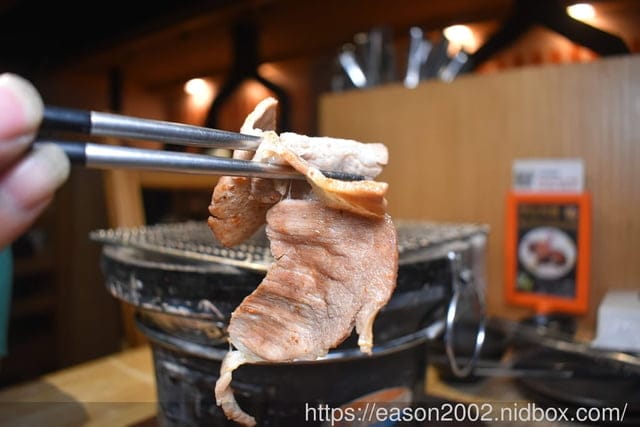 蘆洲父親節、情人節聚餐推薦 | 燒肉屋（蘆洲店）近徐匯中學捷運站 套餐、單點 都“狠”可以的炭火燒肉～