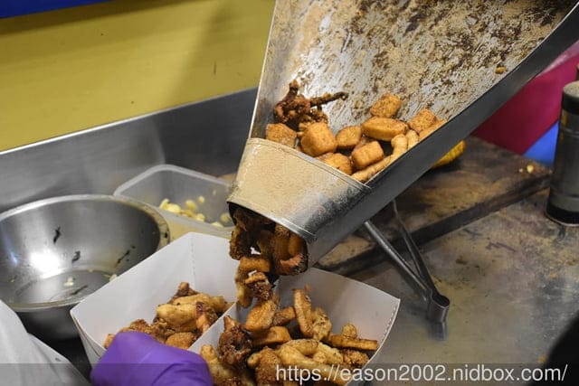 高雄美食推薦 | 鹽酥紀 苓雅興中店 延續40年老店「真有味鹽酥雞」，沒吃過別說你來過南部 近高雄捷運三多商圈站