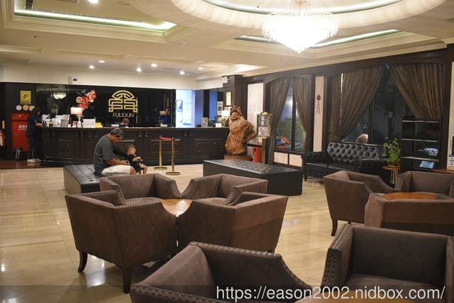 屏東恆春住宿推薦 | 墾丁富麗敦飯店 一泊二食 豪華晚餐4選1 中西式自助早餐吃到飽 還有戶外泳池、娛樂室、KTV及兒童遊戲室 等等