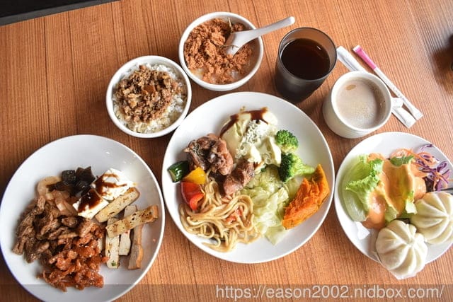 屏東恆春住宿推薦 | 墾丁富麗敦飯店 一泊二食 豪華晚餐4選1 中西式自助早餐吃到飽 還有戶外泳池、娛樂室、KTV及兒童遊戲室 等等