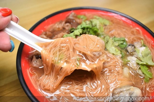 台中小吃推薦 | 金甘丹手工麵線/手作肉圓 銅板價就可以吃到爆滿料的無添加手工麵線，CP值高到破表～～