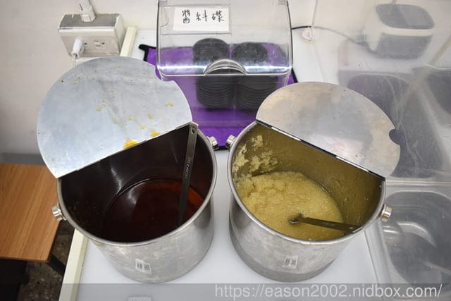 永和美食 | 何家拉麵永和中正店 只賣兩種口味拉麵 還沒開門營業就開始排隊的拉麵推薦
