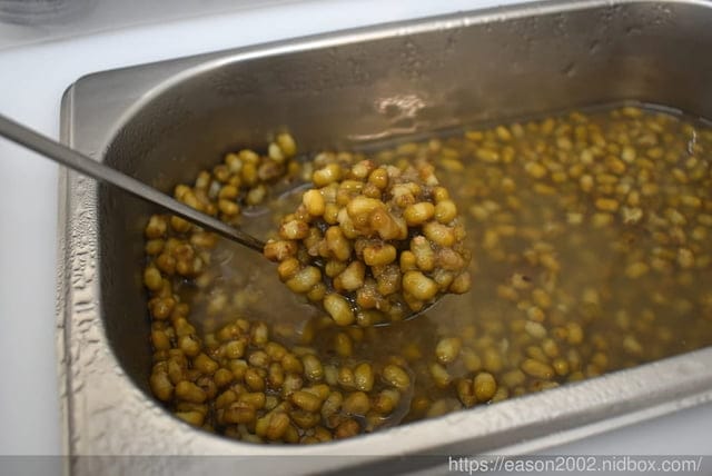 永和美食 | 何家拉麵永和中正店 只賣兩種口味拉麵 還沒開門營業就開始排隊的拉麵推薦