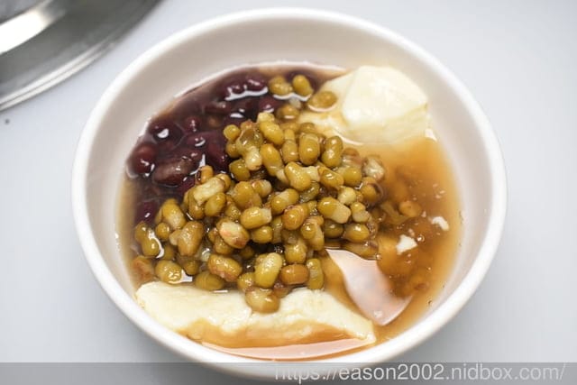 永和美食 | 何家拉麵永和中正店 只賣兩種口味拉麵 還沒開門營業就開始排隊的拉麵推薦