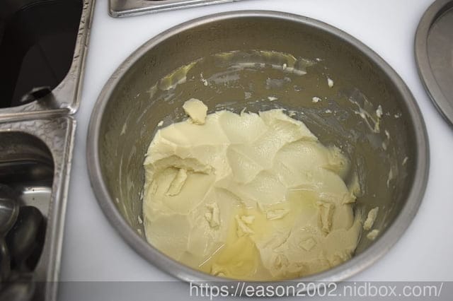 永和美食 | 何家拉麵永和中正店 只賣兩種口味拉麵 還沒開門營業就開始排隊的拉麵推薦