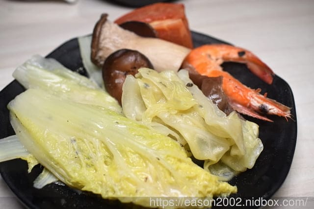 蘆洲火鍋推薦 | XO Shabushabu蘆洲店 NT$558就能享受美國SRF極黑和牛 沙瓦、果汁、茶飲、UCC咖啡、hershey’s冰沙喝到飽 日本Niseko冰淇淋無限量供應