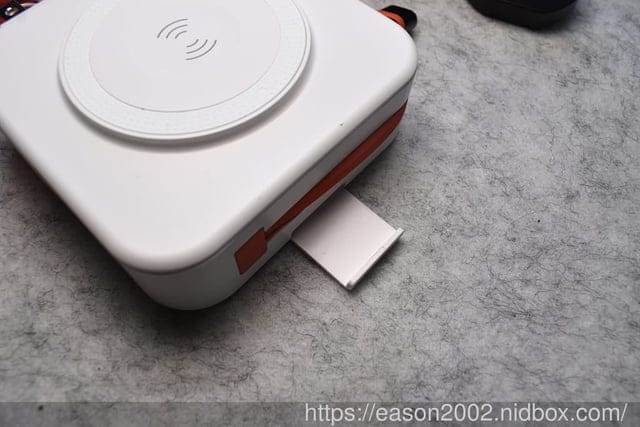 飛利浦 PHILIPS FunCube 2.0 多合一行動電源（PHILIPS FunCube放心充） | 體積小、重量輕，自帶快充線＆磁吸充電，隱藏式插頭，還可變身萬國轉接頭的行動充