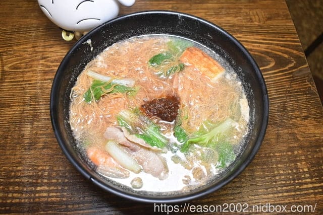 三重平價宵夜推薦 | hj早、午、宵夜 主打養生竹炭黑漢堡 宵夜時段也能輕鬆吃早午餐