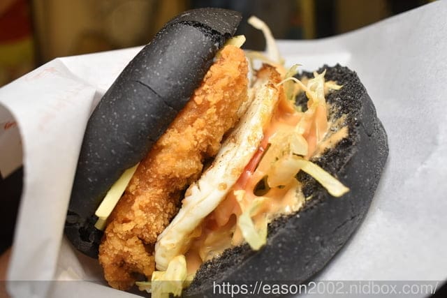 三重平價宵夜推薦 | hj早、午、宵夜 主打養生竹炭黑漢堡 宵夜時段也能輕鬆吃早午餐