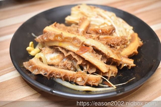 台茂購物中心必吃美食 | 爆川辣妹子烤魚-南崁店（桃園最新川味麻辣烤魚火鍋）鮮嫩烤魚+肉盤一次滿足 獨家特選比臉大烤魚 正宗四川菜炒料獨家配方，還有隱藏版手工爆打 黃瓜果汁 期間限定搖骰子免費吃烤魚