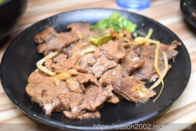 台茂購物中心必吃美食 | 爆川辣妹子烤魚-南崁店（桃園最新川味麻辣烤魚火鍋）鮮嫩烤魚+肉盤一次滿足 獨家特選比臉大烤魚 正宗四川菜炒料獨家配方，還有隱藏版手工爆打 黃瓜果汁 期間限定搖骰子免費吃烤魚