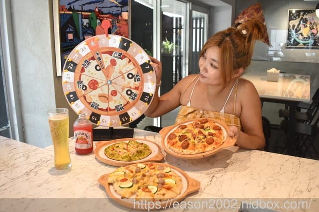 台北大安美食 | C PICKZA 嘻比薩 現烤pizza只要2分鐘快速出爐 客製化pizza 自選醬料、配料