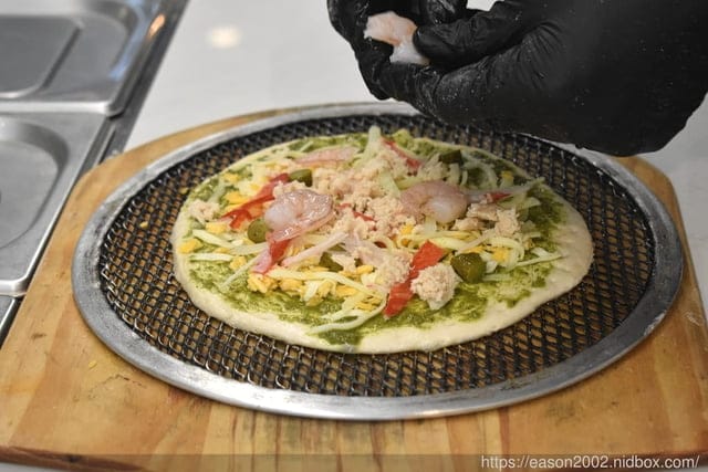 台北大安美食 | C PICKZA 嘻比薩 現烤pizza只要2分鐘快速出爐 客製化pizza 自選醬料、配料