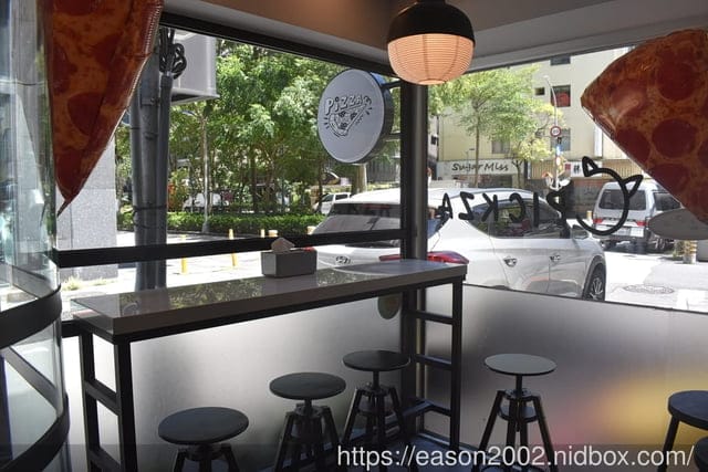 台北大安美食 | C PICKZA 嘻比薩 現烤pizza只要2分鐘快速出爐 客製化pizza 自選醬料、配料