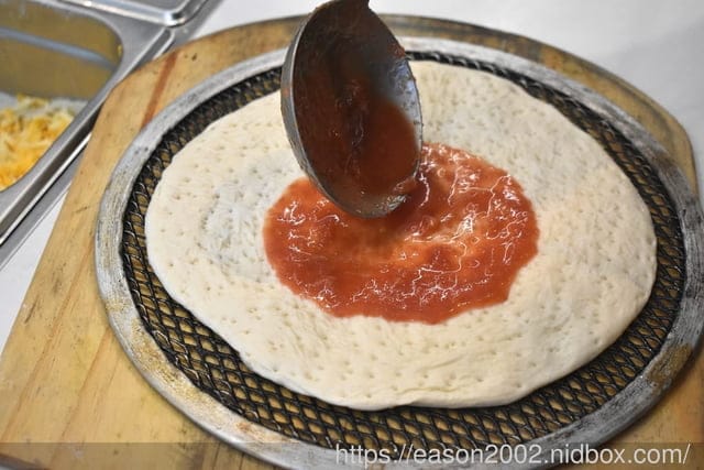 台北大安美食 | C PICKZA 嘻比薩 現烤pizza只要2分鐘快速出爐 客製化pizza 自選醬料、配料