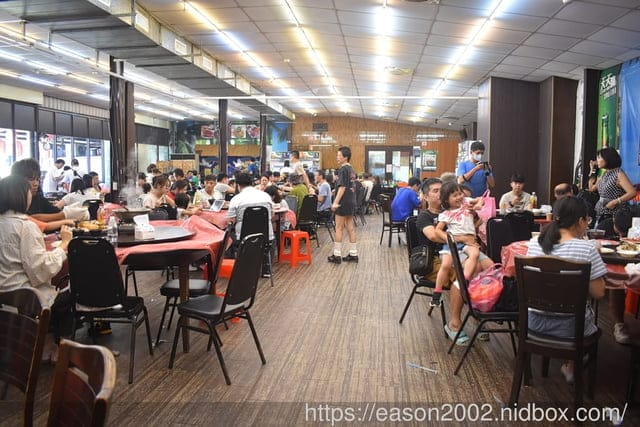 宜蘭必吃美食推薦 | 宜蘭百匯窯烤雞餐廳 二連霸榮獲十大好食餐廳  龍眼木薰香的窯烤雞 肉質鮮嫩多汁，香氣四溢