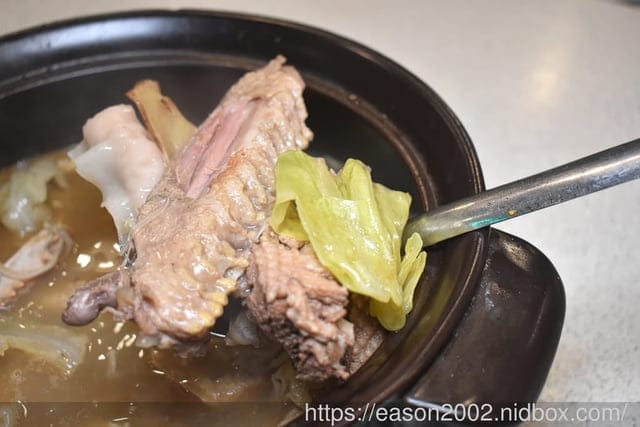 宜蘭羅東薑母鴨推薦 | 大紅蕃薑母鴨羊肉爐羅東旗艦店 主打紅蟳薑母鴨，肉質軟嫩、輕咬骨肉分離，限量活體紅蟳肉質鮮甜，蟹卵、蟹肉紮實飽滿