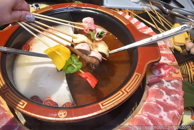 土城美食推薦 | 甯客串串鍋-新北土城 重慶麻辣串串鍋 新北土城插旗 各式串串每串只要10元起
