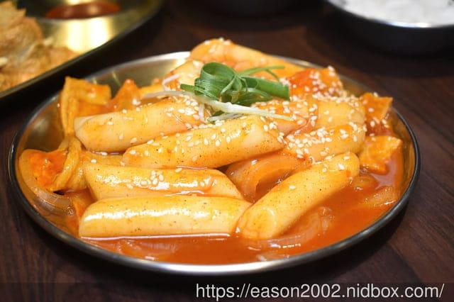新莊美食 | 朋月栻-韓雞雞–江原道-宗음식 韓吃一隻雞火鍋鍋物｜新莊創始店（韓國一隻雞鍋物）還有浮誇澎湃海鮮桶