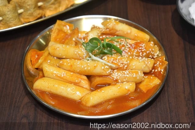 新莊美食 | 朋月栻-韓雞雞–江原道-宗음식 韓吃一隻雞火鍋鍋物｜新莊創始店（韓國一隻雞鍋物）還有浮誇澎湃海鮮桶