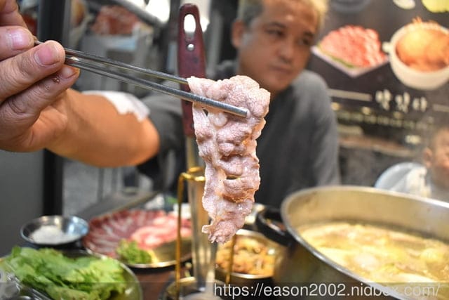新莊美食 | 朋月栻-韓雞雞–江原道-宗음식 韓吃一隻雞火鍋鍋物｜新莊創始店（韓國一隻雞鍋物）還有浮誇澎湃海鮮桶