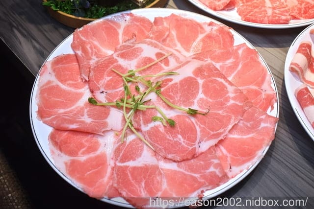 台北美食｜好食多涮涮鍋 雙城店 肉食控的火鍋天堂，雙人套餐免費招待肉品16oz 牛奶熊熊泡澡，好療癒～