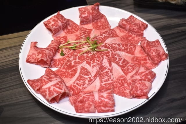 台北美食｜好食多涮涮鍋 雙城店 肉食控的火鍋天堂，雙人套餐免費招待肉品16oz 牛奶熊熊泡澡，好療癒～