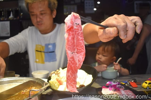 台北美食｜好食多涮涮鍋 雙城店 肉食控的火鍋天堂，雙人套餐免費招待肉品16oz 牛奶熊熊泡澡，好療癒～