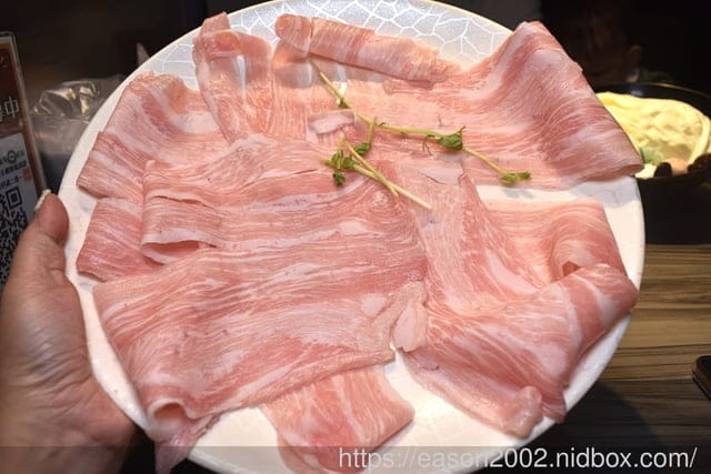 台北美食｜好食多涮涮鍋 雙城店 肉食控的火鍋天堂，雙人套餐免費招待肉品16oz 牛奶熊熊泡澡，好療癒～
