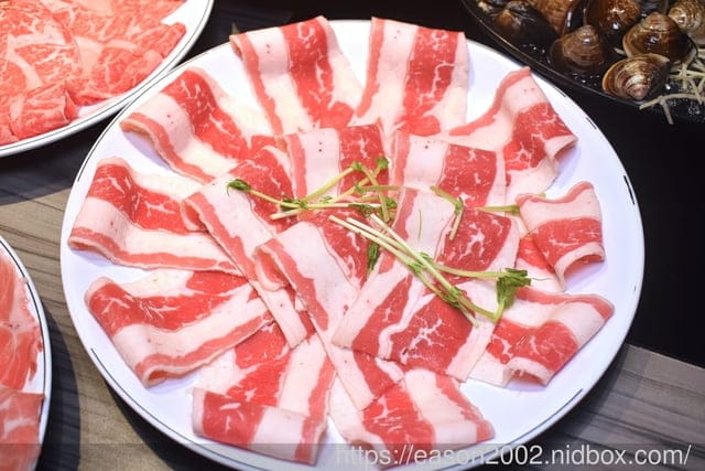台北美食｜好食多涮涮鍋 雙城店 肉食控的火鍋天堂，雙人套餐免費招待肉品16oz 牛奶熊熊泡澡，好療癒～