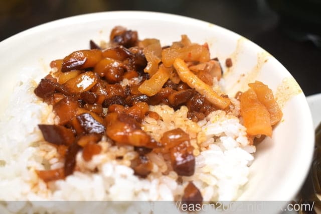 台中大甲美食｜特食豐原排骨酥麵 在地深耕30餘年的好味道 排骨酥肉質軟嫩、湯頭清甜
