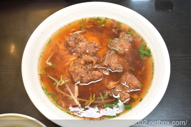 台中大甲美食｜特食豐原排骨酥麵 在地深耕30餘年的好味道 排骨酥肉質軟嫩、湯頭清甜