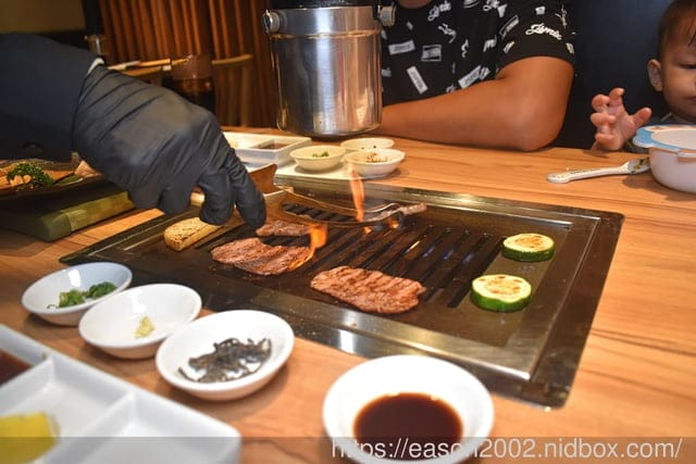 台中西屯區燒肉｜和牛EMPEROR 日式燒肉 道地的日本和牛 角頭大橋頭麥可哥都來吃 情侶約會餐廳首選