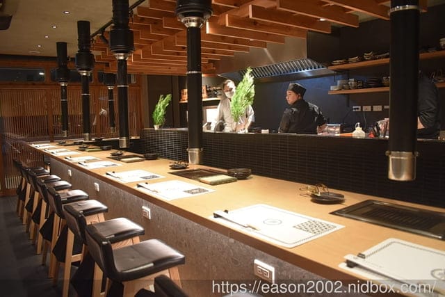 台中西屯區燒肉｜和牛EMPEROR 日式燒肉 道地的日本和牛 角頭大橋頭麥可哥都來吃 情侶約會餐廳首選