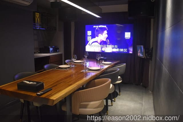 台北餐酒館推薦｜閑閑餐酒館 活體海鮮 粵式料理 私廚鐵板燒 慶生、小型聚會、包場、約會、閨蜜聚餐、春酒、尾牙