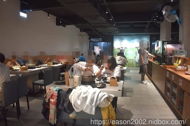 桃園羊肉爐吃到飽推薦｜耀武羊威國際店 全台首創新疆手撕羊肉 用餐限時120分鐘 還有精選湯底可選擇