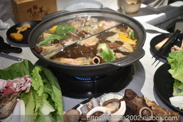 桃園羊肉爐吃到飽推薦｜耀武羊威國際店 全台首創新疆手撕羊肉 用餐限時120分鐘 還有精選湯底可選擇