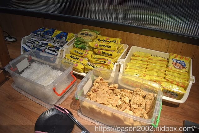 桃園羊肉爐吃到飽推薦｜耀武羊威國際店 全台首創新疆手撕羊肉 用餐限時120分鐘 還有精選湯底可選擇