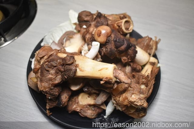 桃園羊肉爐吃到飽推薦｜耀武羊威國際店 全台首創新疆手撕羊肉 用餐限時120分鐘 還有精選湯底可選擇