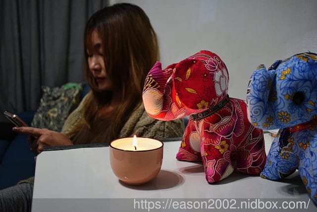 夜深人靜的心靈雞湯｜R&Q 客製化手作香芬蠟燭（甜橙）用燭光燃燒起簡單的陪伴、支持與愛
