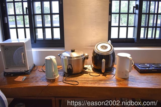 宜蘭安農溪包棟民宿推薦｜安農溪驛站民宿 戶外烤肉區、戲水池、寬大草原（寵物友善、親子友善）、提供自行車租借 室內KTV歡唱設備、撞球桌、電動麻將桌 民宿早餐